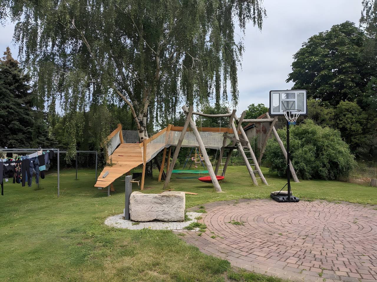 Ganze Wohnung, Ferienwohnung Rosengarten mit großer Dachterrasse in Klipphausen, Meißen Region