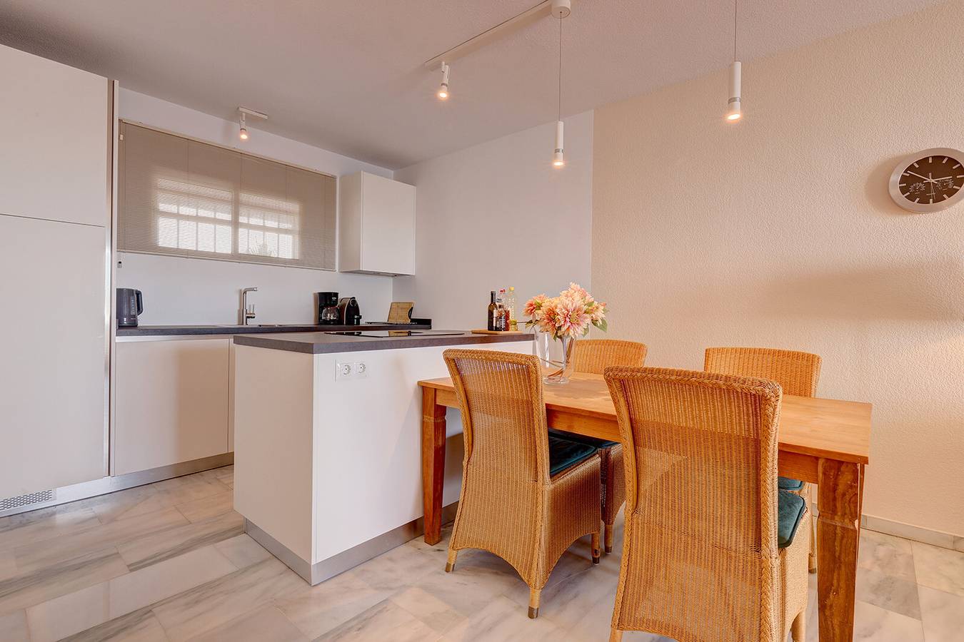 Entire apartment, Apartment "Boulevard 302" Near the Beach wit Sea View and Pool in Estepona, Costa del Sol