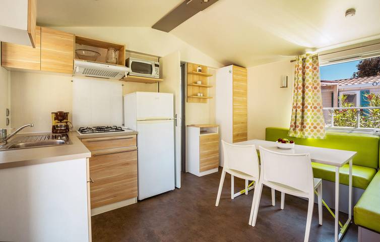 Camping pour 5 personnes, avec terrasse, adapté aux familles à Pula - 3