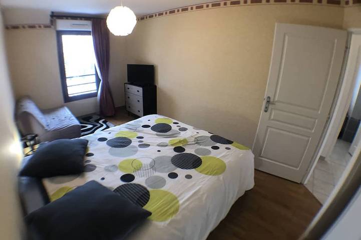 Ganze Wohnung, In the heart of St Jorioz, spacious apartment with terrace and mountain view in Saint-Jorioz, Parc naturel régional du Massif des Bauges