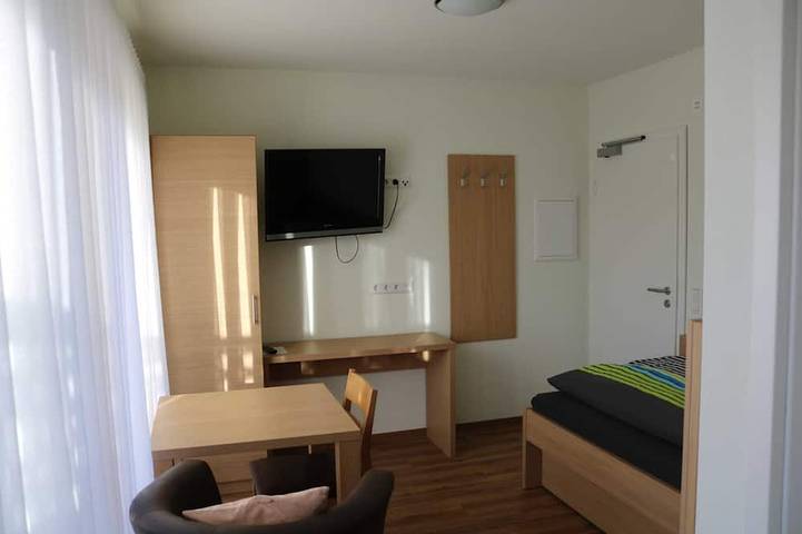 Ganze Wohnung, Appartement 2 für 1 Person - Winzerhof Schmid in Schwaigern, Kraichgau