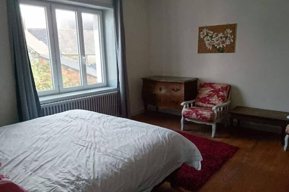 Large family house with Park in Central Brittany in Maël-Carhaix, Guingamp Region