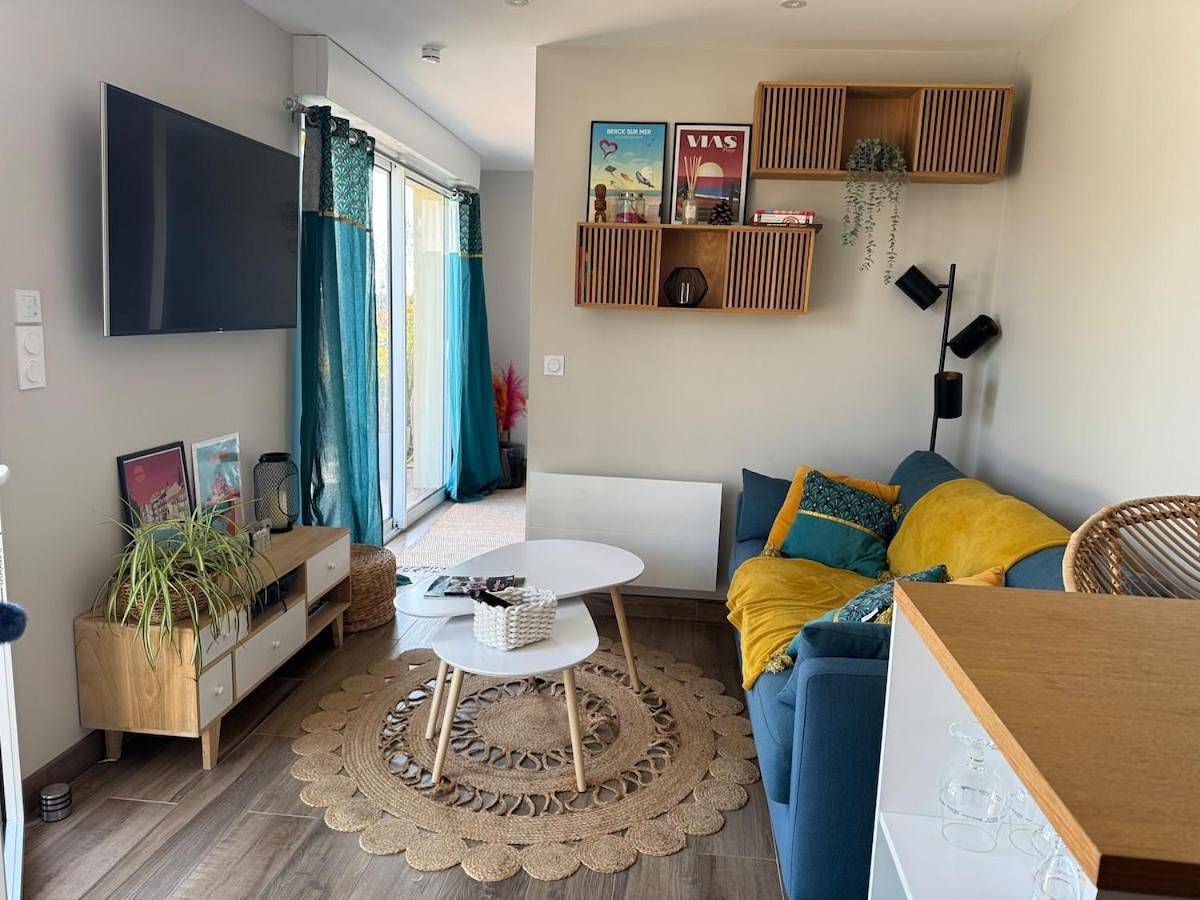 Appartement entier, One-Bedroom Apartment in Arpajon-sur-Cère, Région d'Aurillac