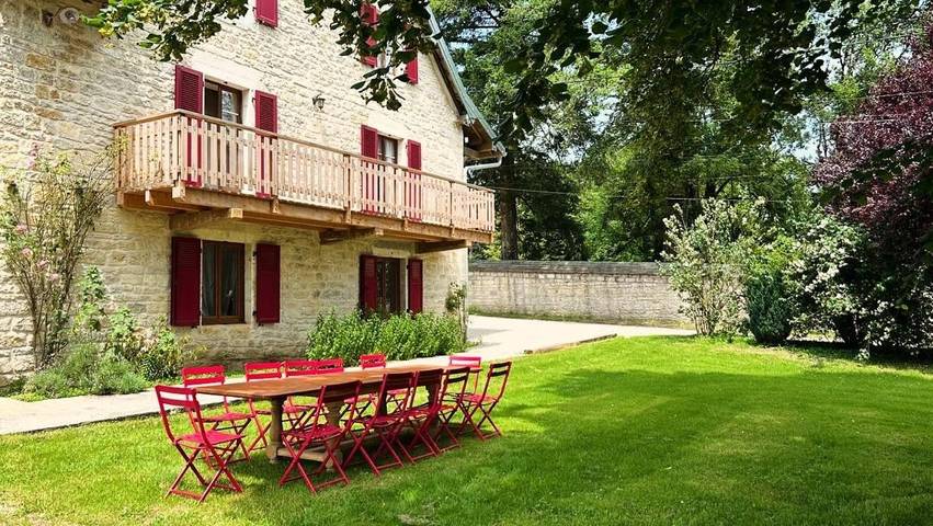Gîte pour 4 personnes, avec jardin et vue dans Guyans-Durnes