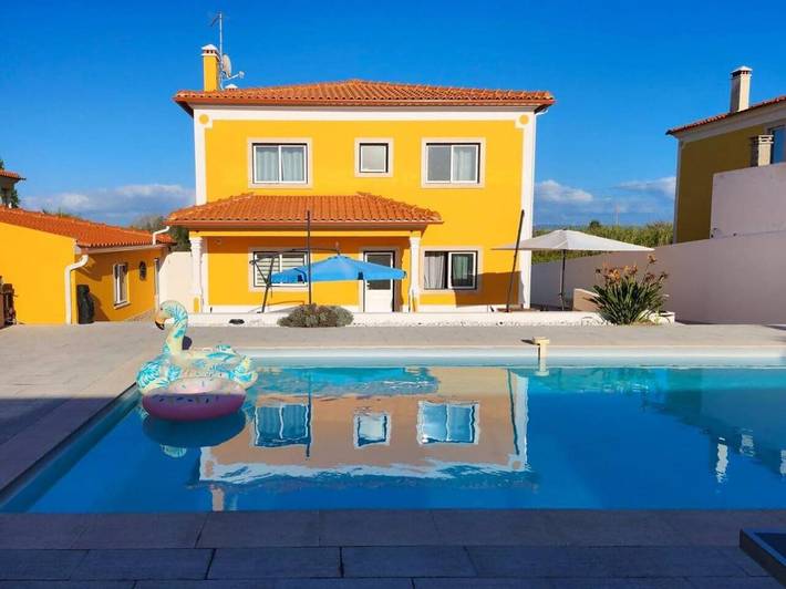 Villa para 9 pessoas, com terraço e piscina em Caldas da Rainha