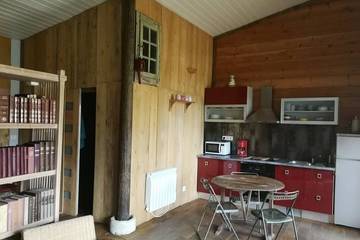 Location de vacances pour 2 personnes, avec terrasse à Saint-Sornin