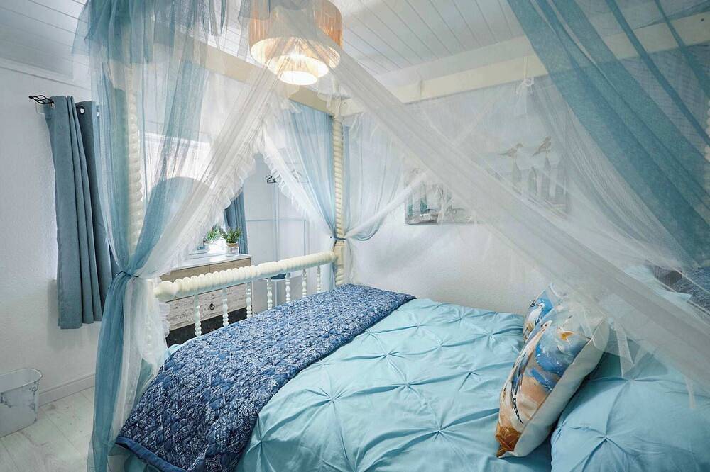 Host & Stay | The Cheeky Squirrel in New Brighton (Merseyside), Merseyside