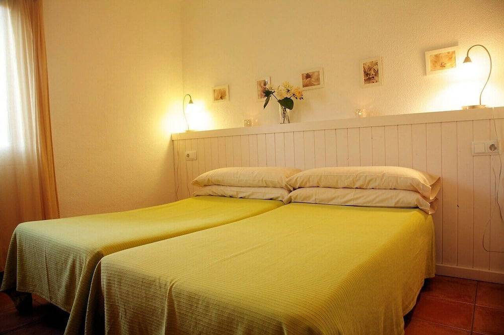 Beachside Villa mit privatem Pool, Terrasse, Grill und Wifi Zone. in El Arenal, Llucmajor