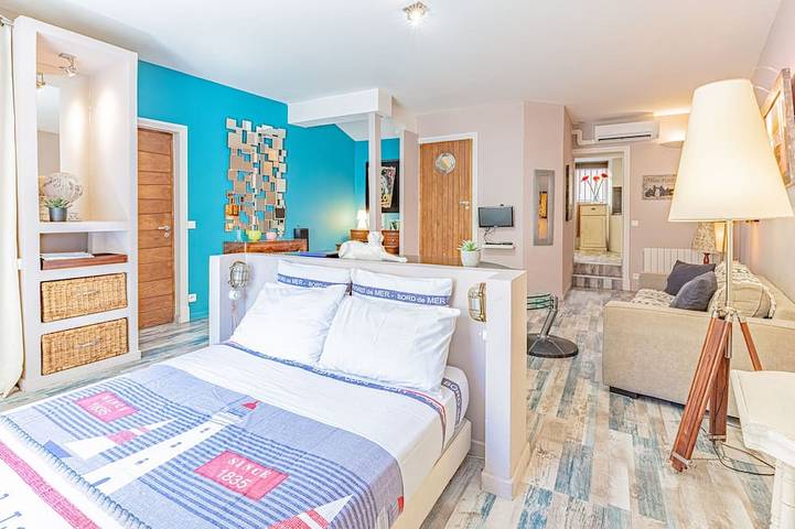 Gîte pour 4 personnes, avec terrasse dans Office De Tourisme De Cassis - 4