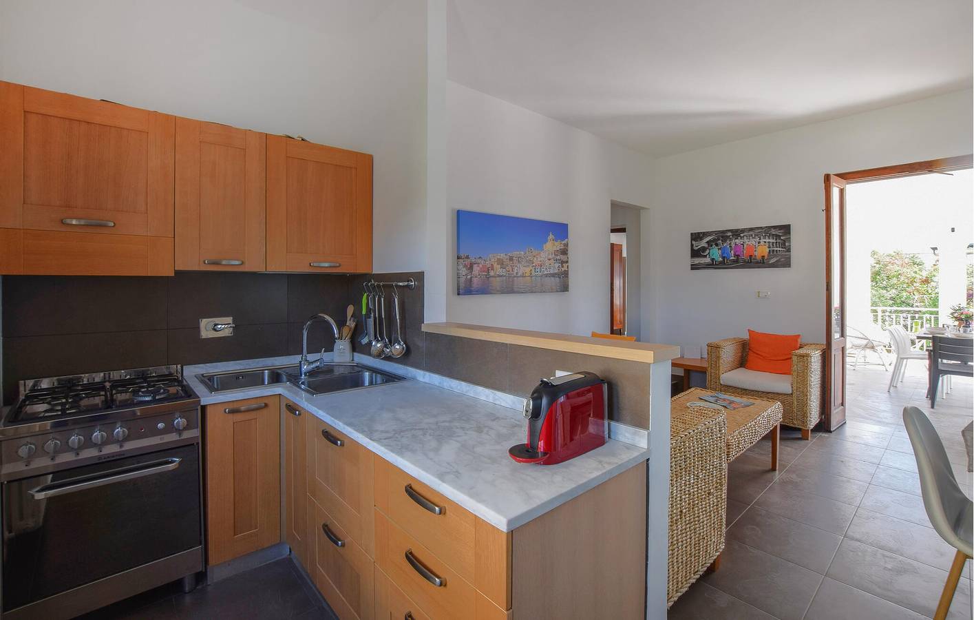 Ganze Ferienwohnung, Gemütliche 1-Zimmer-Wohnung mit Terrasse, 1,5 km vom Strand entfernt in Pizzo, Vibo Valentia Provinz