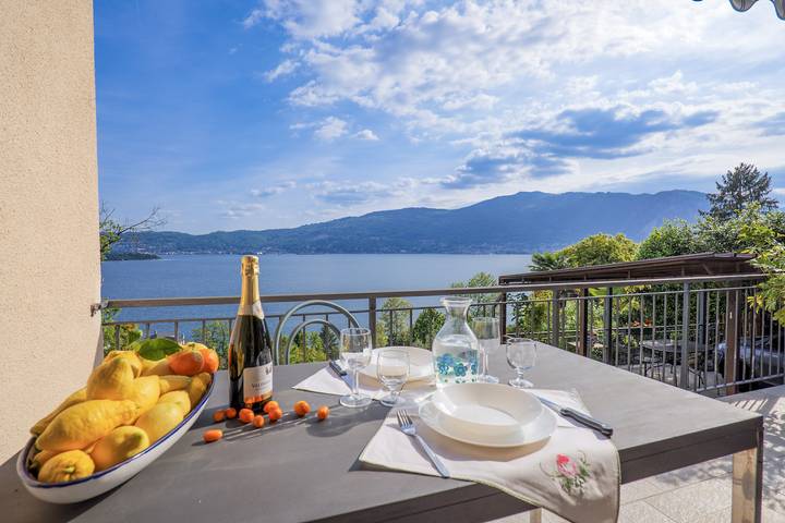 Ferienwohnung für 2 Personen, mit Seeblick und Ausblick sowie Balkon im Piemont - 2