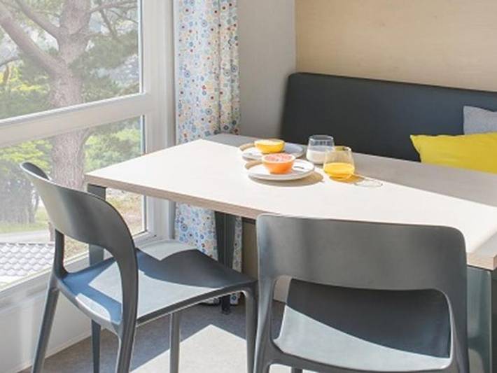 Camping La Roseraie  - Mobilheim 5 personen - Cottage Pacifique - 2 Zimmer: 27m² - Überdachte Terrasse 9m² 4/5 pers. in La Baule-Escoublac, Côte d'Amour