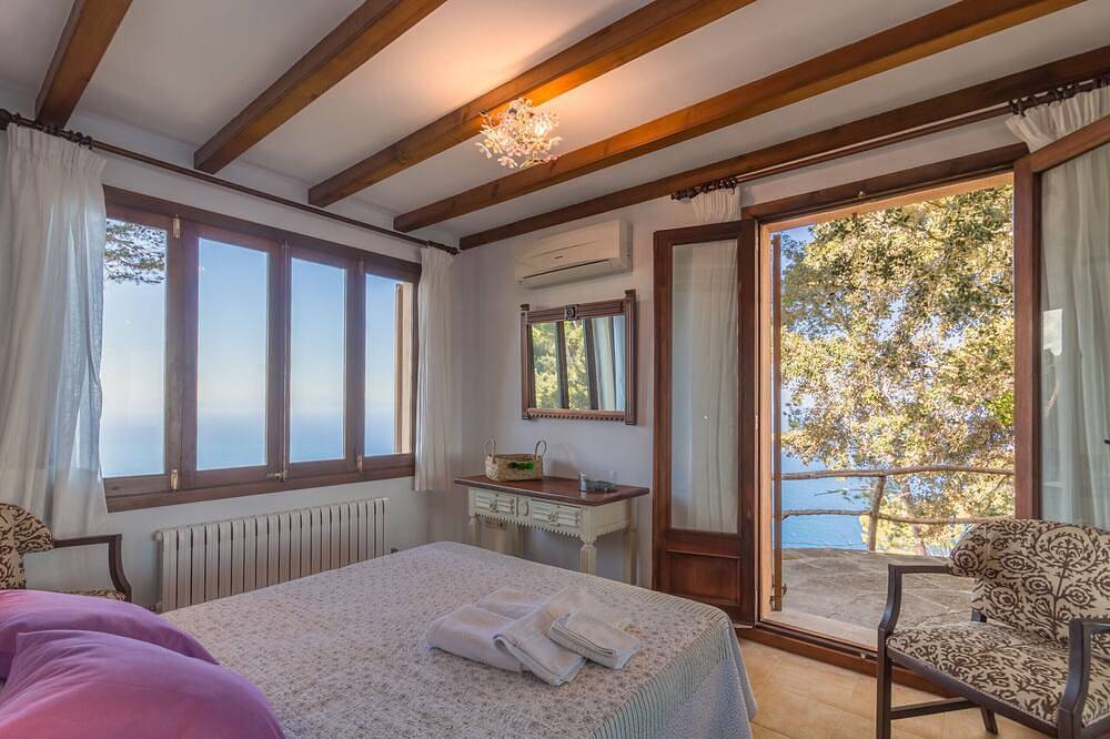 Finca for 4 people, in the nature reserve in the mountains, Valldemossa in Valldemossa, West Majorca