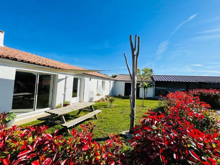 Location de vacances pour 6 personnes, avec jardin à Saint-Michel-en-l'Herm