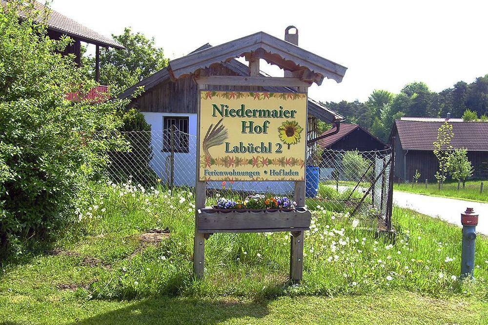 Ganze Wohnung, Komfortable Fewo für 1-2 Personen zur Hofinnenseite in Bad Birnbach, Bayerische Golf und Thermenland