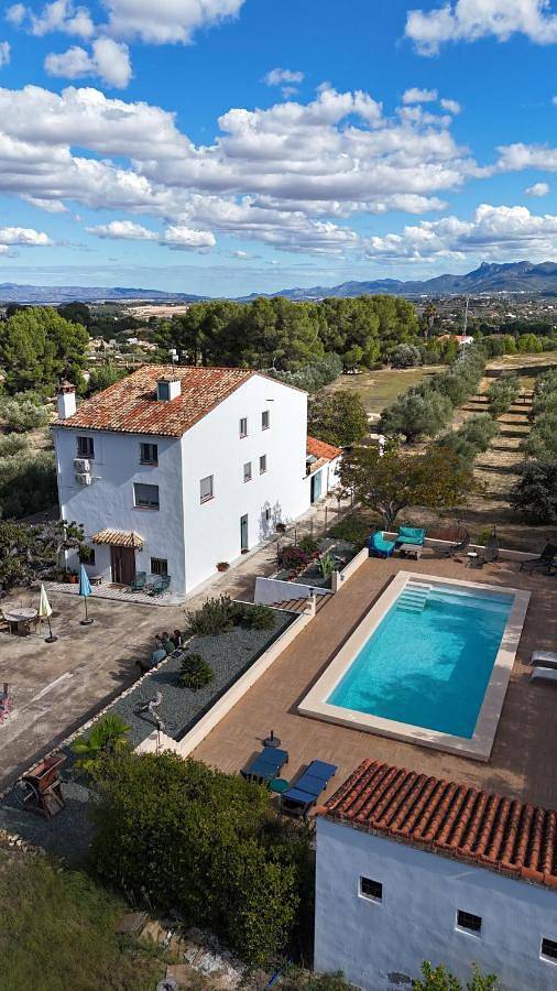 Alojamiento y desayuno para 2 personas, con piscina además de vistas y jardín - 1