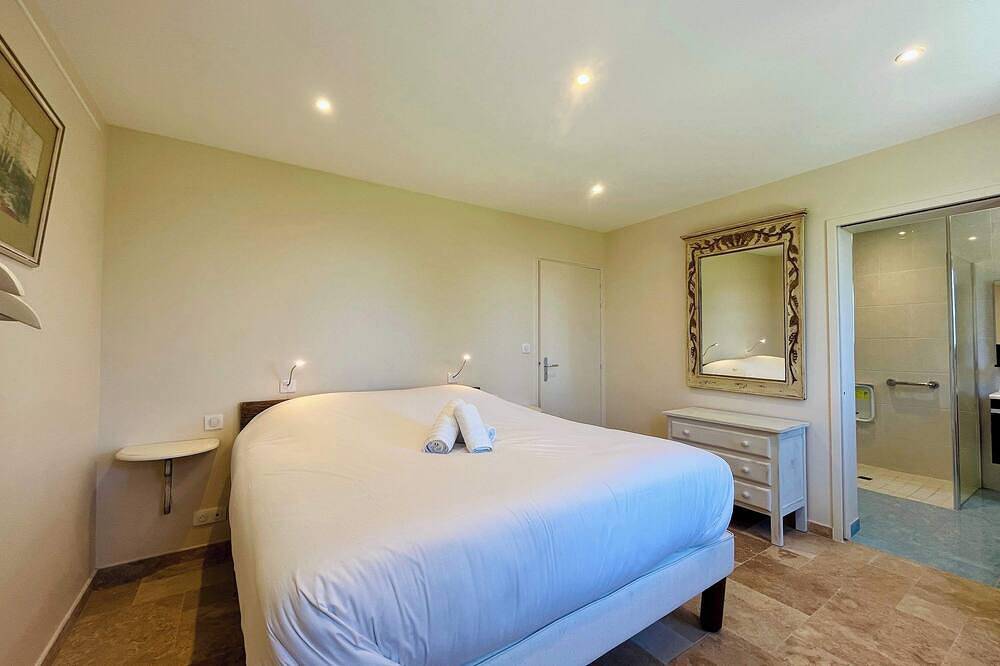 Soleil Levant : villa d’exception avec piscine in Morsalines, Région de Cherbourg