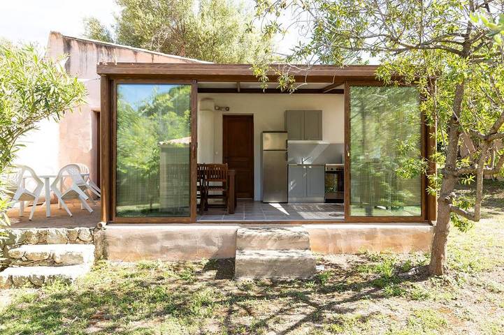 Location de vacances pour 5 personnes, avec jardin et terrasse ainsi que sauna et piscine dans Plage de l'Ostriconi