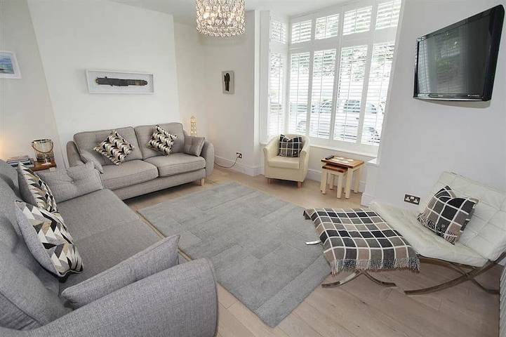Cottage for 8 people in Mumbles