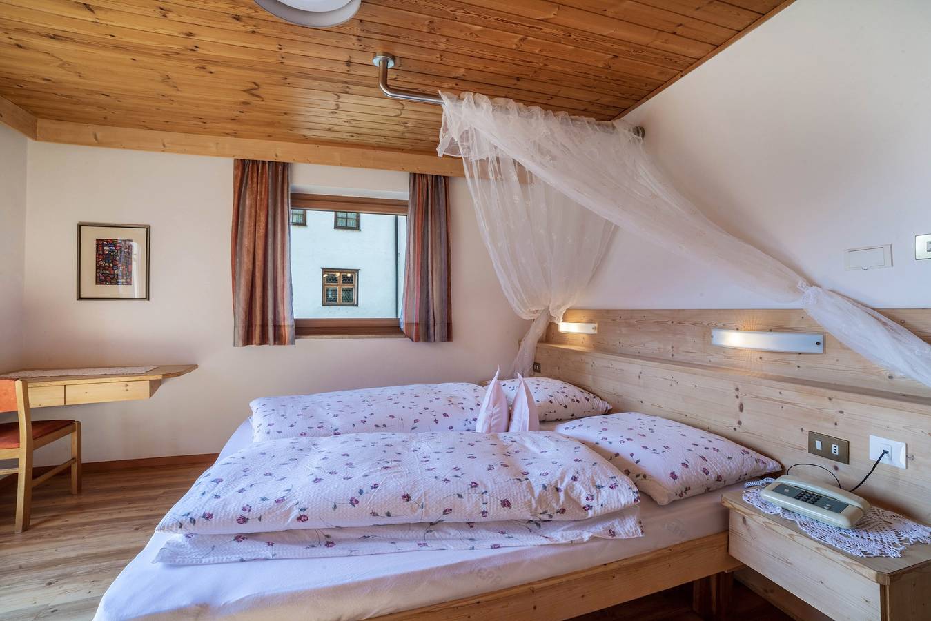 Ganze Wohnung, Ferienwohnung 'Camping Passeier Sonnenblume' mit Bergblick & Wlan in Saltaus, St. Martin in Passeier