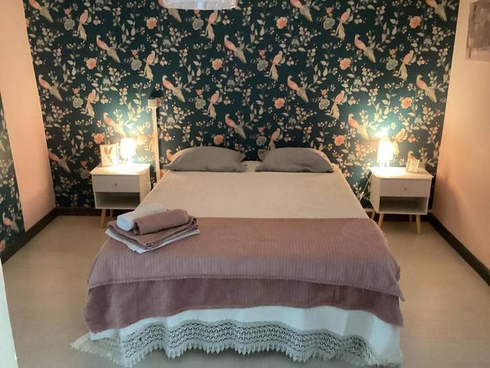 Gîte pour 2 personnes, avec jardin à Lesmont
