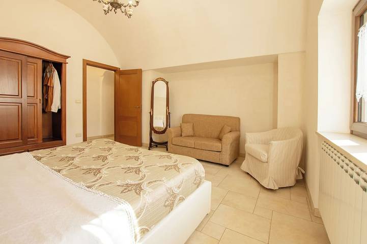 Cisternino-Trullie e Lamie:Boschetto in Valle D'Itria, L'alloggio \"L'Ulivo\" in Cisternino, Salento
