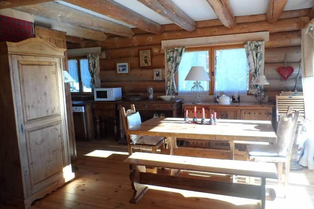Chalet - Puyvalador in Puyvalador, Parc naturel régional des Pyrénées catalanes