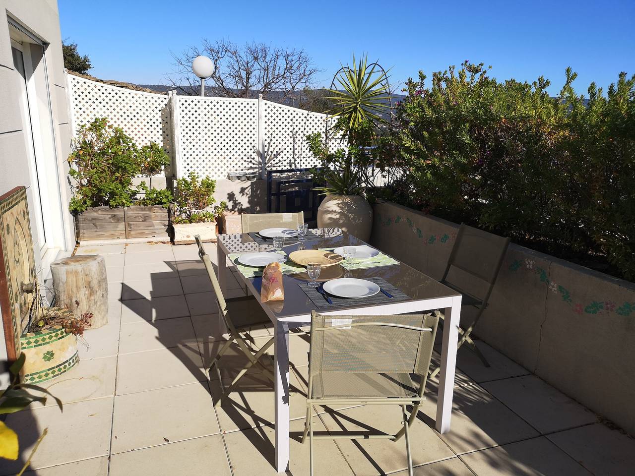 Appartement entier, Superbe appartement T3 avec grande terrasse – Vue et calme à La Ciotat in La Ciotat, Région de Marseille