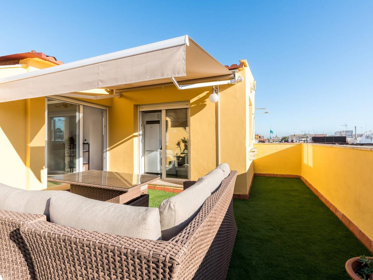Apartamento vacacional entero, Rd2 Aparcamiento Incluido Triana Terraza Privada 3D & 2Bñ in Central Seville, Sevilla