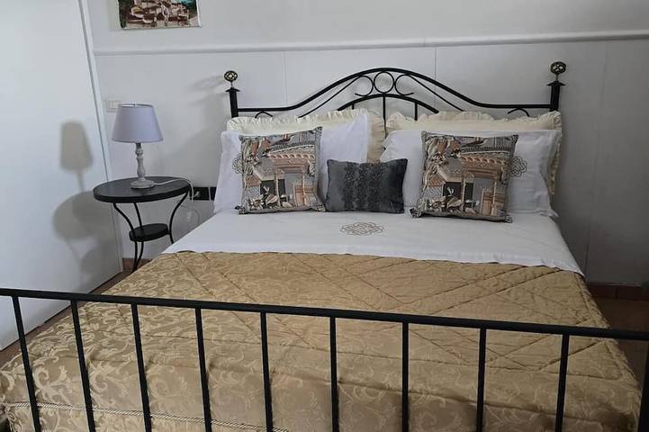 Kalòs Apartment – House with a garden and parking in Battipaglia in Battipaglia, Province de Salerne