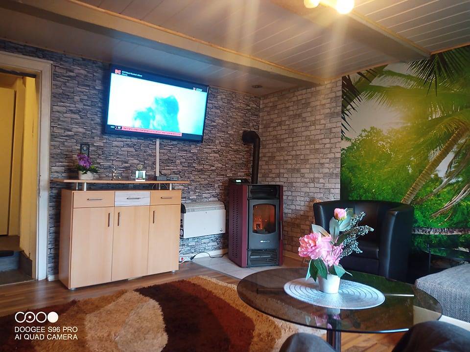 Ganze Ferienwohnung, Ferienwohnung Sleeps 6 with Whirlpool in Olsberg, Hochsauerlandkreis