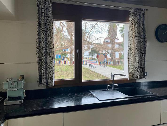 Casa rural para 8 personas, con vistas además de terraza y piscina, Se admiten mascotas en Casabermeja - 2