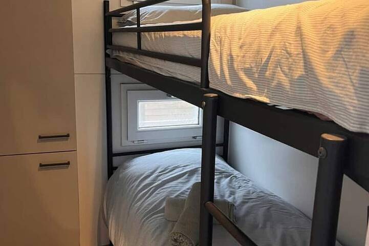 Fantastic Houseboat, 15 min Amsterdam Free Parking in Monnickendam, Markermeer