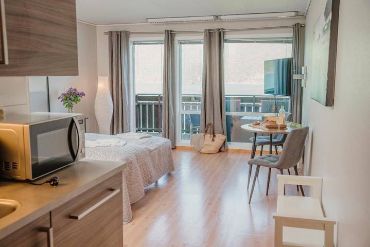 Ferienwohnung für 2 Personen, mit Balkon und Terrasse sowie Ausblick in Etne - 3