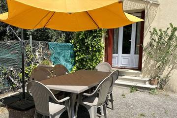 Gîte pour 6 personnes, avec jardin à Vézénobres