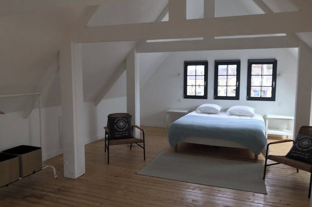 Downtown duplex 120m2, facing Saint Pol de Leon cathedral. in Saint-Pol-de-Léon, Ceinture Dorée