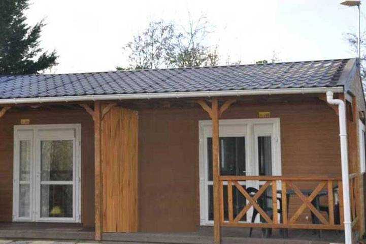 Zecamping 4 étoiles piscine chalet Tv Bbq clim 20m2 in Saint-Gaultier, Le Blanc und Umgebung