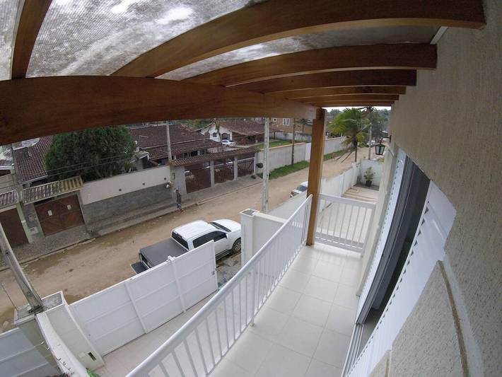 Casas e apartamentos de temporada para 12 pessoas, com balcão e piscina em Ubatuba