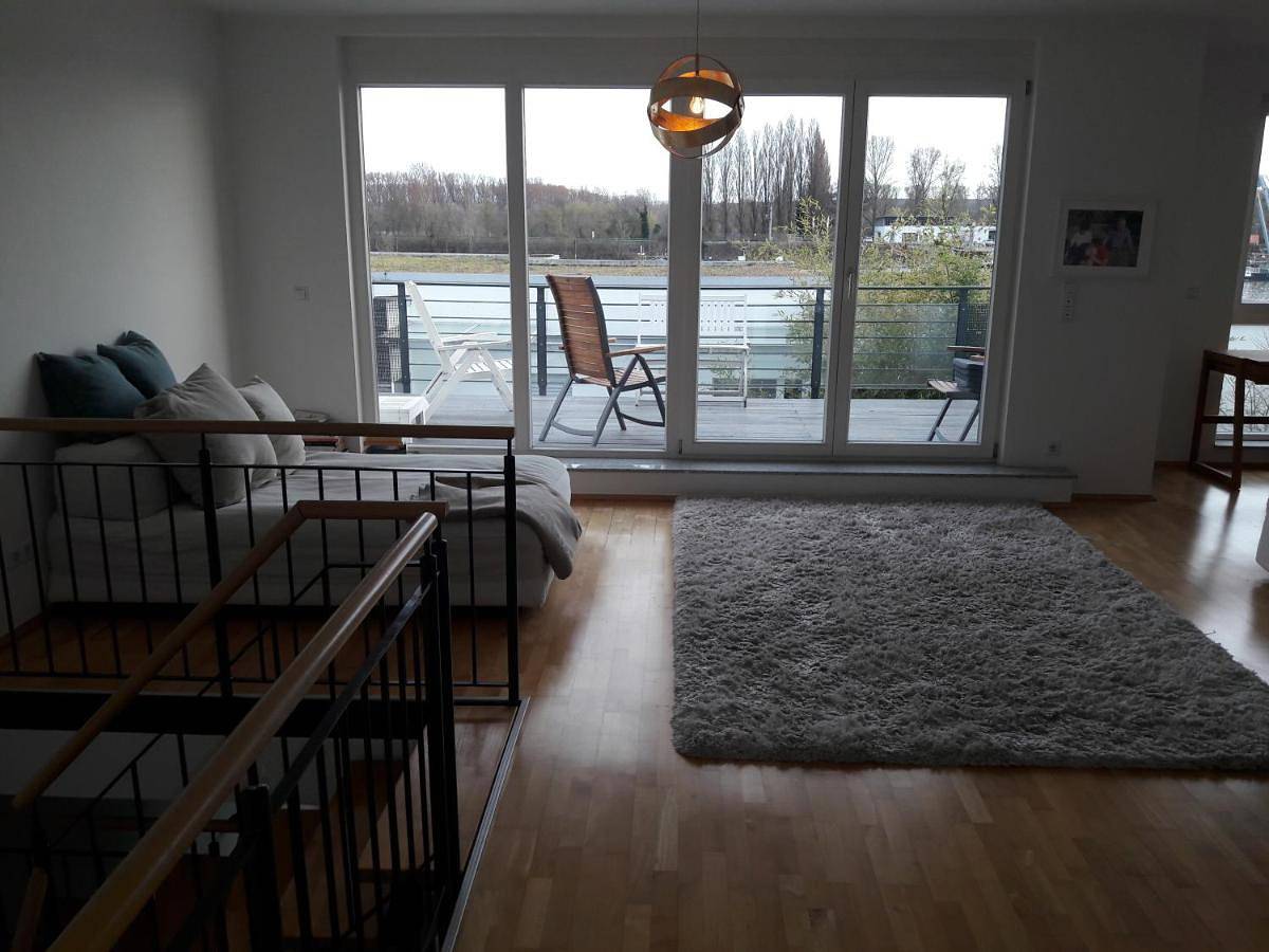 Ganze Wohnung, Wohnen am Wasser in Wiesbaden, Südhessen