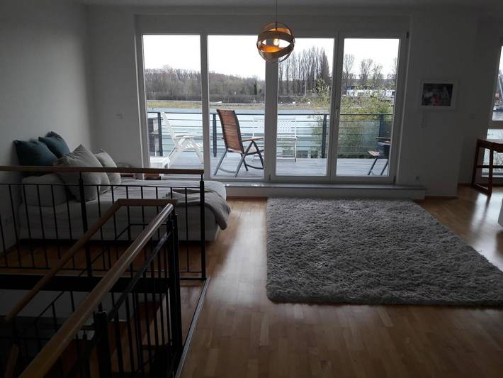 Ferienwohnung für 6 Personen, mit Balkon und Terrasse sowie Garten und Sauna in Wiesbaden - 2