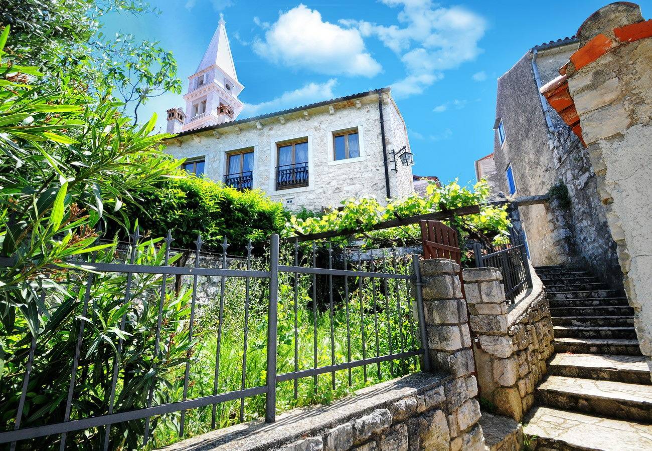 Villa Carla- Istrian Stone Villa with Sea View in Vrsar, Vrsar-Funtana
