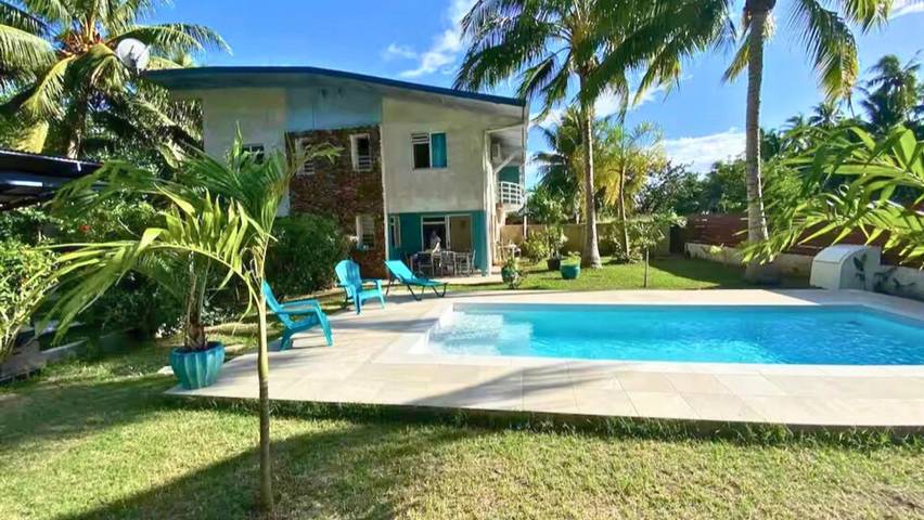 Location de vacances pour 5 personnes, avec jardin et balcon dans Mo'orea