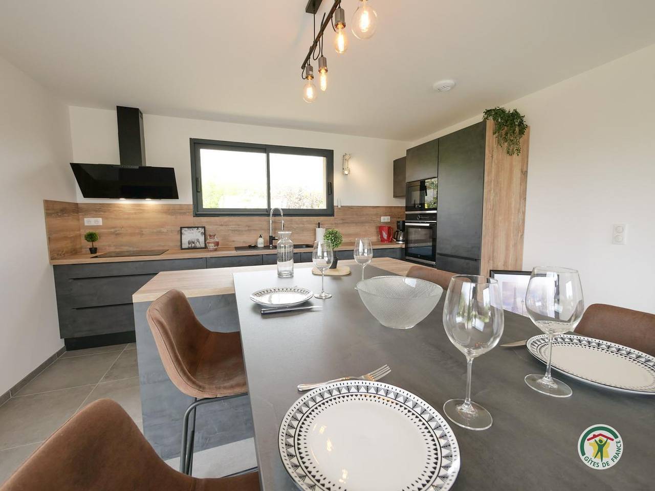 Luxe Gite mit Parkplatz, Garten, WiFi, Babyfreundlich, 2.5km zum Fluss La Luye in Gap, Gap und Umgebung