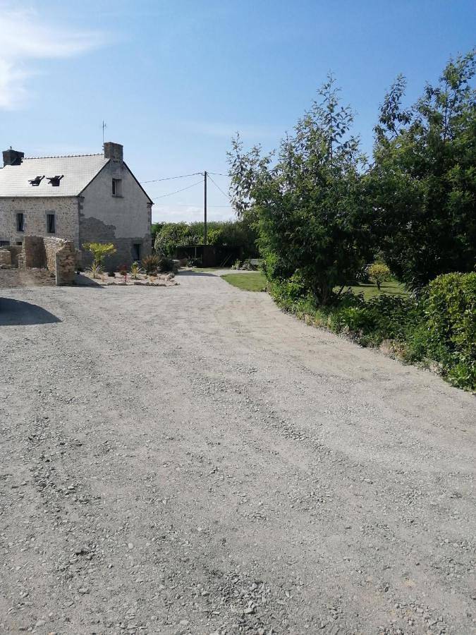 Location de vacances pour 7 personnes, avec terrasse et piscine à Plœuc-sur-Lié - 2