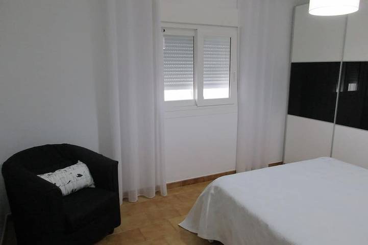 “Ampolla Villa”, 5 min away from the beach, 500 sqm garden, 9 persons in l'Ampolla, Costa Dorada