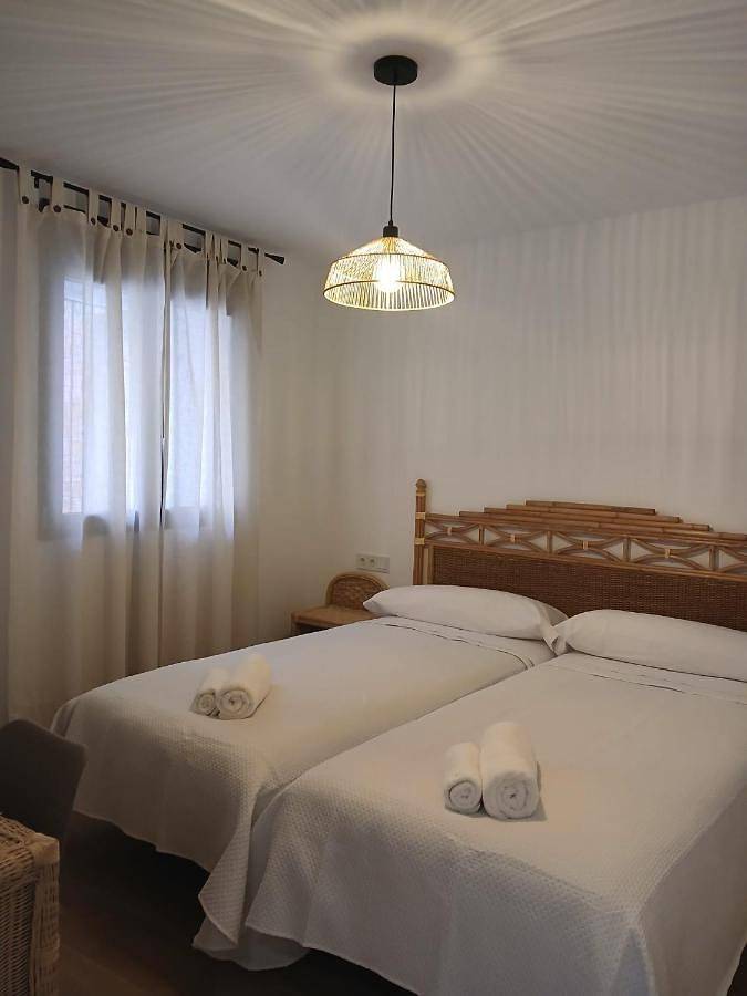 Aparthotel para 2 personas, con vistas y terraza, Se admiten mascotas en Requena-Utiel - 4