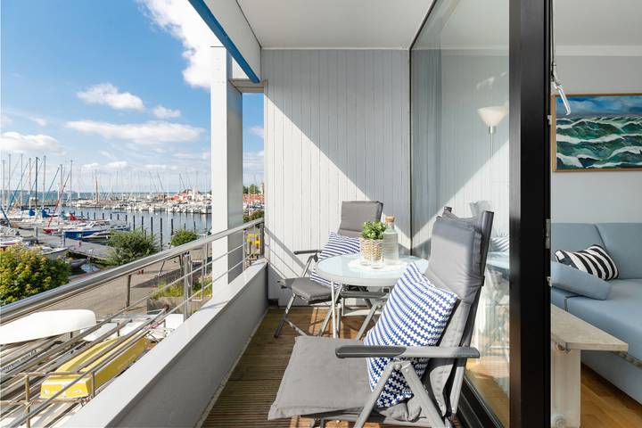 Ferienwohnung für 2 Personen, mit Balkon an der Kieler Bucht