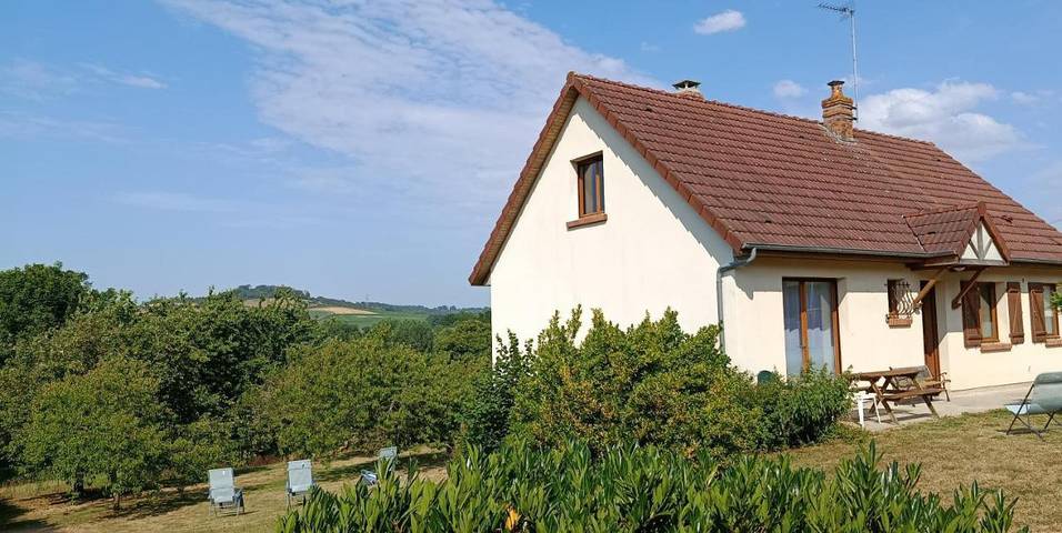 Location de vacances pour 12 personnes, avec Balcon et Terrasse ainsi que Jardin et Vue à Ponts-et-Marais