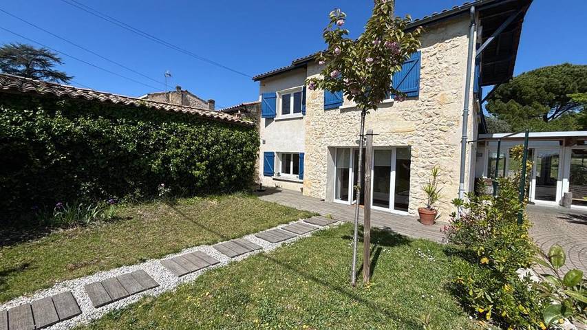 Location de vacances pour 5 personnes, avec jardin et vue, adapté aux familles à Camblanes-et-Meynac - 2