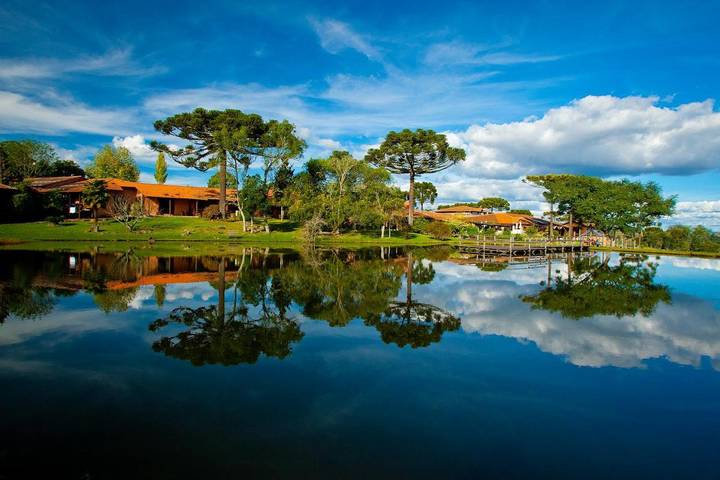 Pousadas para 3 pessoas, com jacuzzi e jardim e ainda sauna em Lages